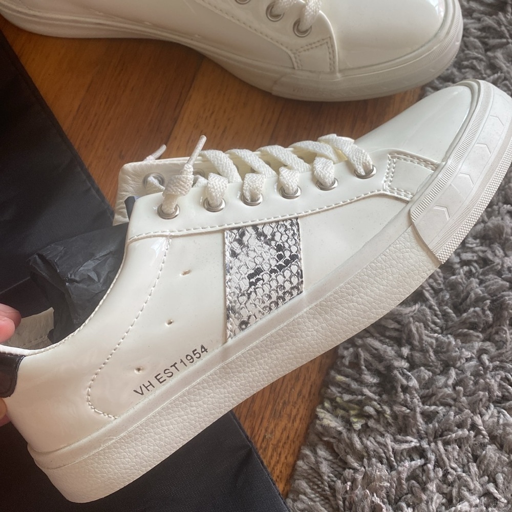 NWT Vintage Havana "Quincy" White / Off White Lace Sneakers